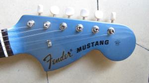 61. Fender Mustang (24)